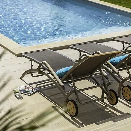 Deklevi Sleeps 10 Pool Air Con Wifi 别墅 Stuti